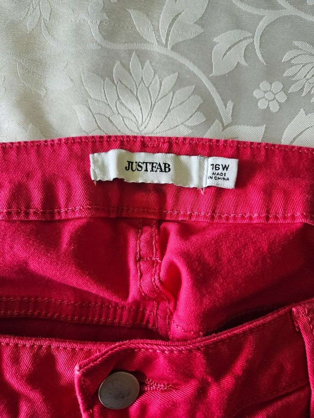 Cropped Pants - Picture 3 of 9